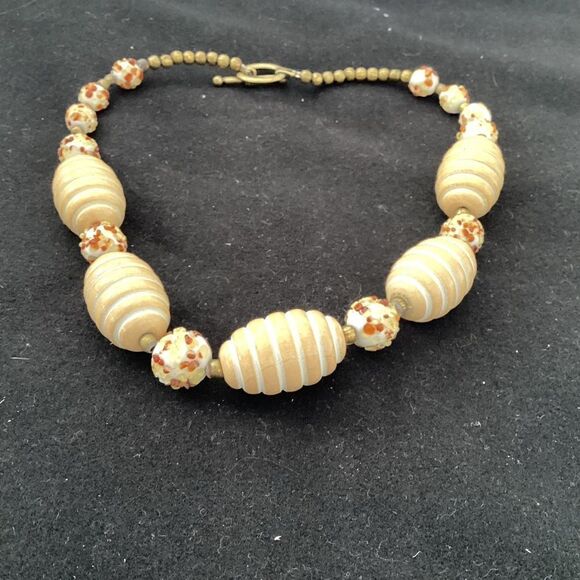 OOAK handmade vintage “beehive” necklace.  J0037 - Picture 2 of 6